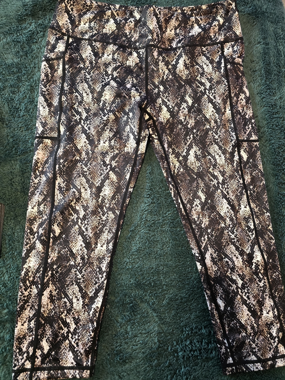 Constantly Varied Gear Snake-Print Capri Leggings